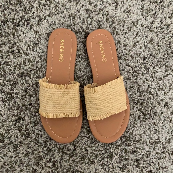 She&In Fringe Slip On Sandals - Picture 1 of 2